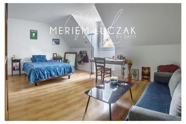 CHAMBOURCY  – Belle maison familiale de 204 m² sur grand terrain arboré