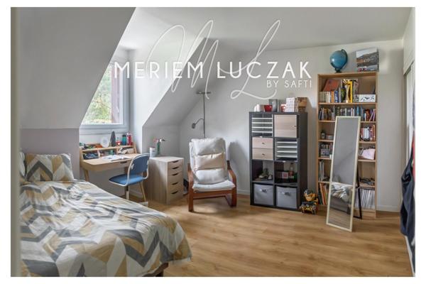 CHAMBOURCY  – Belle maison familiale de 204 m² sur grand terrain arboré