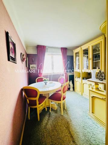 Appartement de 3 pièces, 2 chambres avec balcon, cave et box fermé