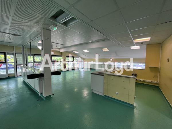 Immeuble de bureaux - À Louer - Hérouville-St-Clair