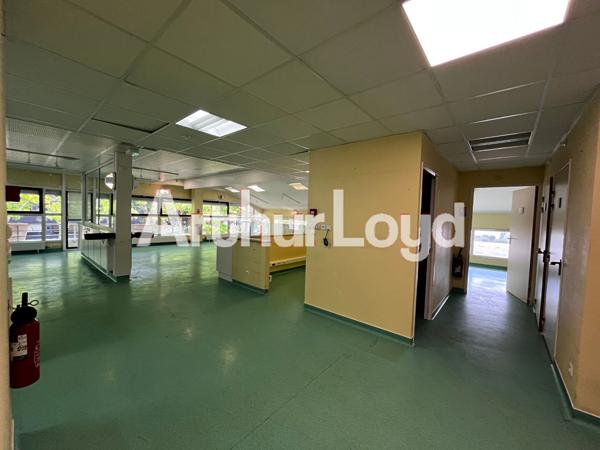 Immeuble de bureaux - À Louer - Hérouville-St-Clair