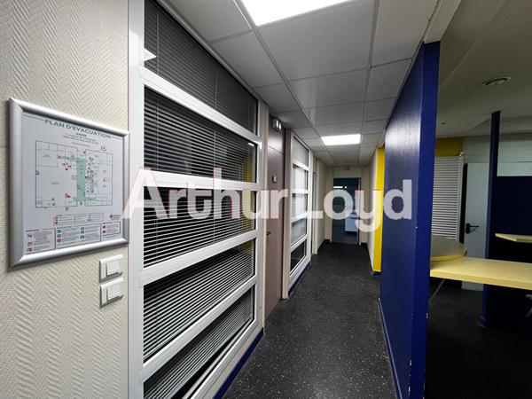 Immeuble de bureaux - À Louer - Hérouville-St-Clair