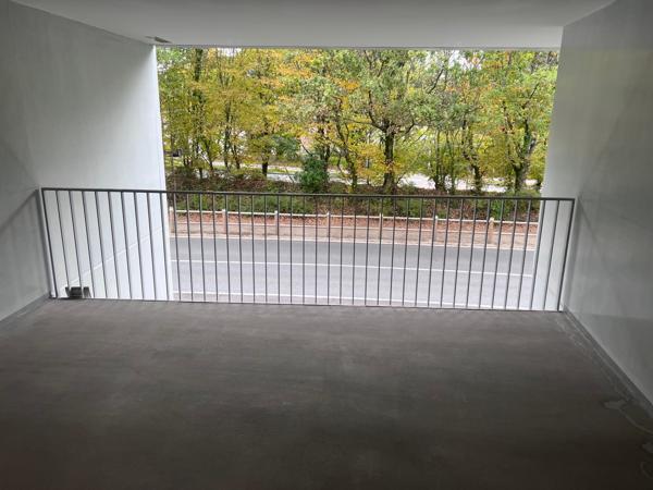 Bureaux à vendre ou à louer à Carquefou immeuble neuf avec parking