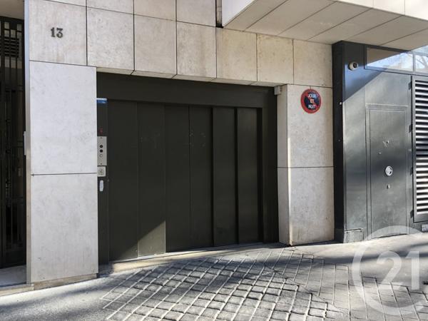 Parking à vendre  12,60 m2 PARIS - 75015