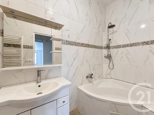 Maison à vendre  8 pièces - 154,88 m 2   MONTFERMEIL  - 93