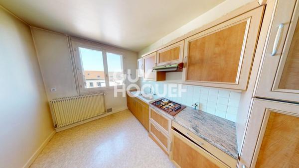 appartement type 4 Cellier, Garage fermé et Balcon avec vue sur le jardin de la copropriété