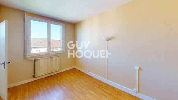 appartement type 4 Cellier, Garage fermé et Balcon avec vue sur le jardin de la copropriété