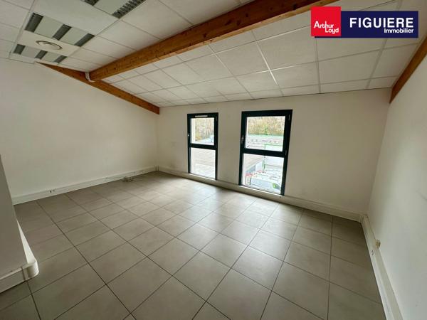 PETITE SURFACE DE BUREAUX À LOUER À L'EST D'AIX