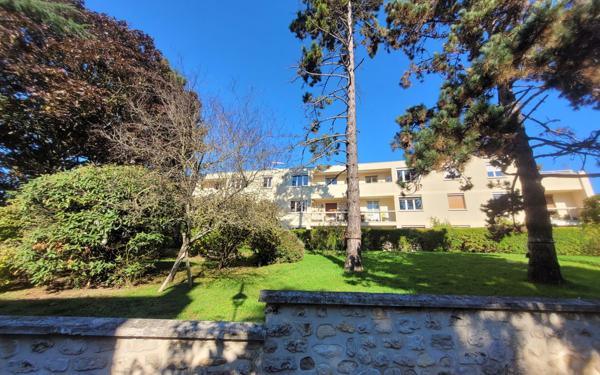 Appartement à vendre    3 pièces • 53,66 m2 Viroflay