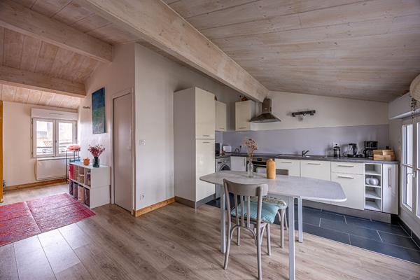 Appartement lumineux et calme au dernier étage en plein coeur de La Rochelle