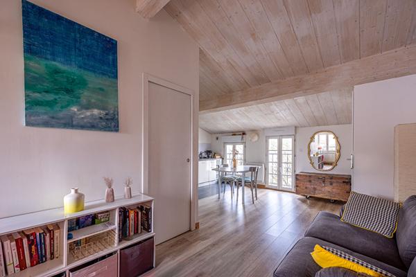 Appartement lumineux et calme au dernier étage en plein coeur de La Rochelle