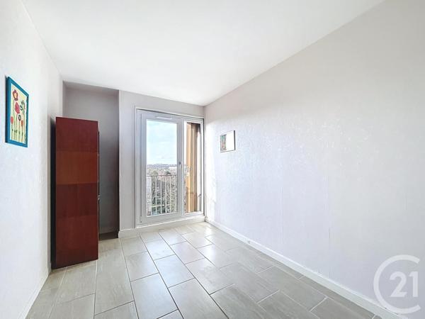 Appartement F5 à vendre  5 pièces - 84,42 m2 FRESNES - 94