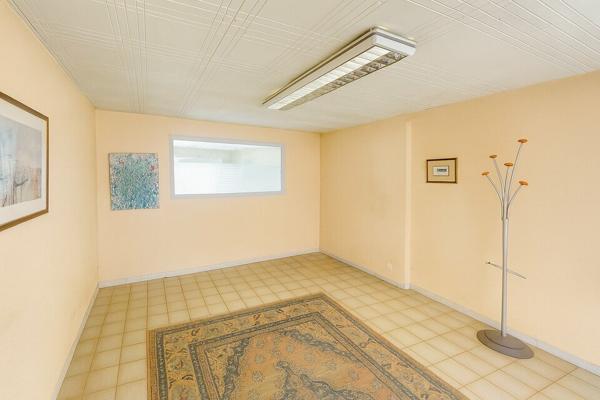 BUREAUX A VENDRE EN CENTRE VILLE A CINQ MINUTES DE LA GARE DE POITIERS