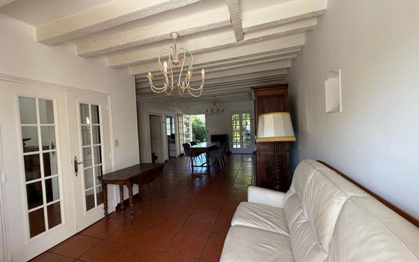 Maison à vendre    7 pièces • 181,80 m2 Saintes