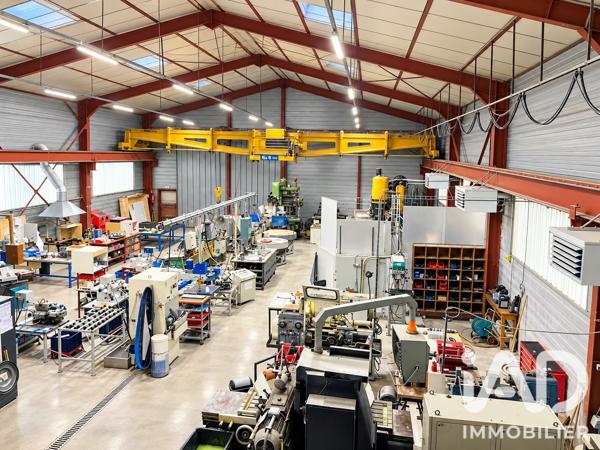 Immeuble à vendre 400 m² Rebais