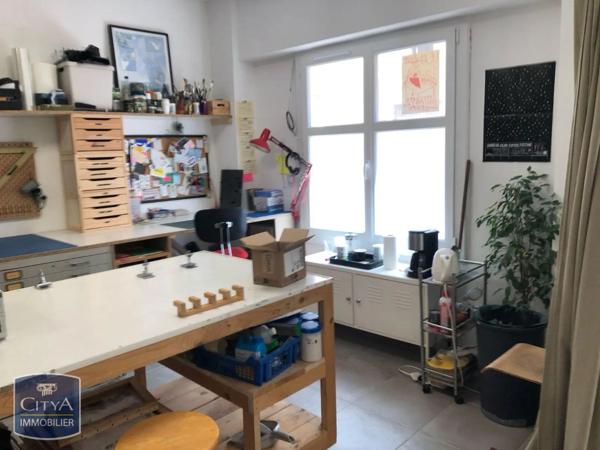 Local professionnel à vendre 476m²