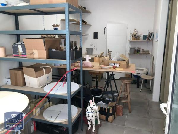 Local professionnel à vendre 476m²