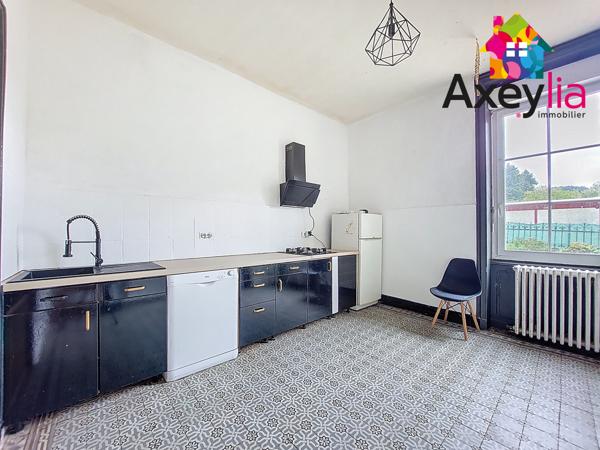 Charlieu (42190) A VENDRE - CUINZIER - MAISON DE VILLAGE 5 CHAMBRES