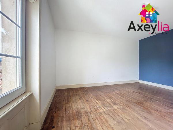 Charlieu (42190) A VENDRE - CUINZIER - MAISON DE VILLAGE 5 CHAMBRES