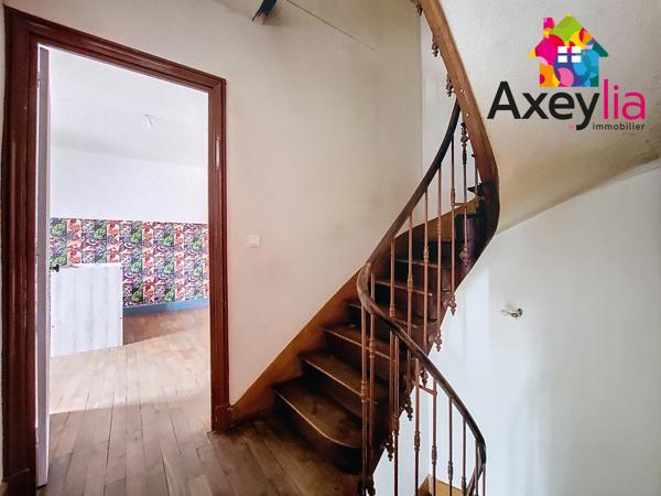 Charlieu (42190) A VENDRE - CUINZIER - MAISON DE VILLAGE 5 CHAMBRES