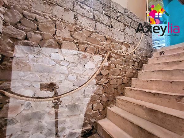 Charlieu (42190) A VENDRE - CUINZIER - MAISON DE VILLAGE 5 CHAMBRES