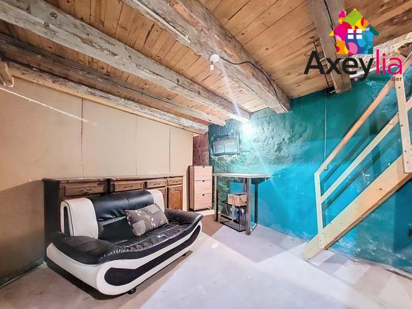 Charlieu (42190) A VENDRE - CUINZIER - MAISON DE VILLAGE 5 CHAMBRES