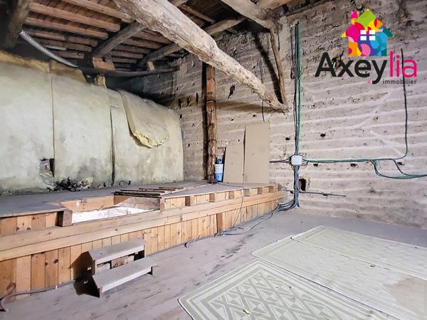 Charlieu (42190) A VENDRE - CUINZIER - MAISON DE VILLAGE 5 CHAMBRES