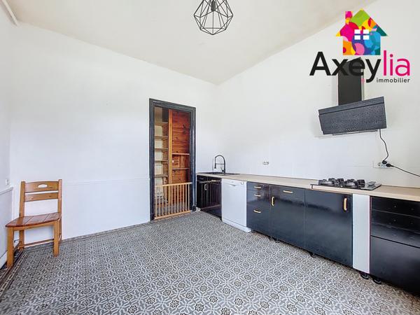 Charlieu (42190) A VENDRE - CUINZIER - MAISON DE VILLAGE 5 CHAMBRES