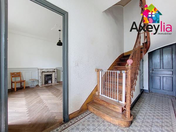 Charlieu (42190) A VENDRE - CUINZIER - MAISON DE VILLAGE 5 CHAMBRES