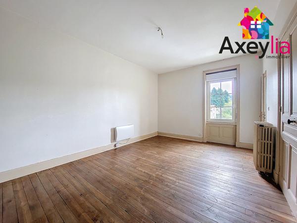 Charlieu (42190) A VENDRE - CUINZIER - MAISON DE VILLAGE 5 CHAMBRES