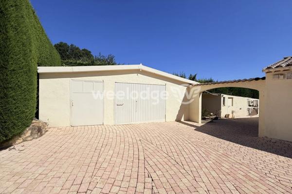 Maison à vendre 9 pièces de 225 m² à Montauroux