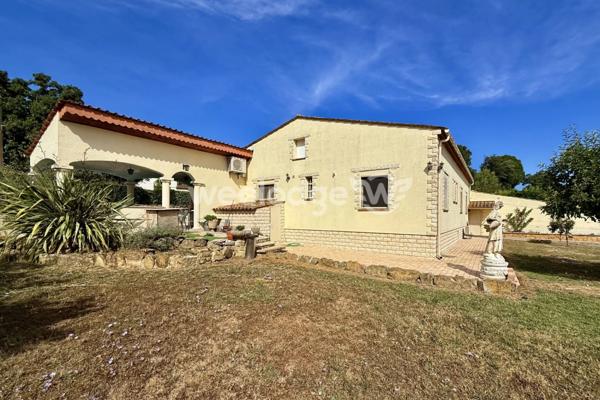 Maison à vendre 9 pièces de 225 m² à Montauroux