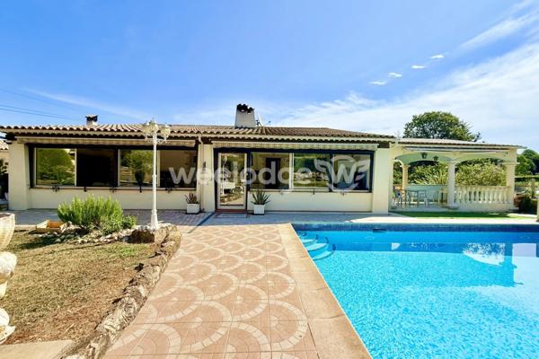 Maison à vendre 9 pièces de 225 m² à Montauroux