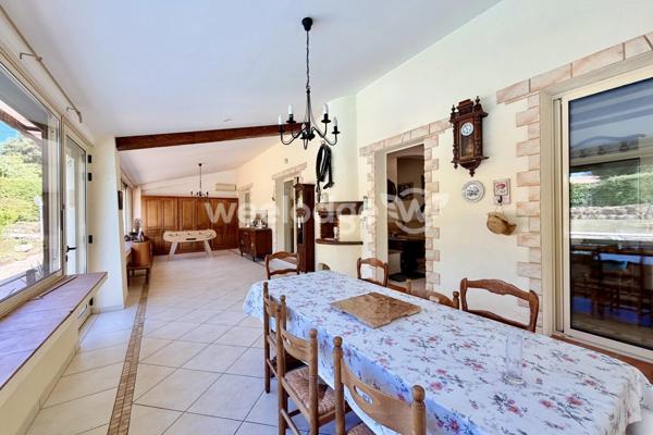 Maison à vendre 9 pièces de 225 m² à Montauroux