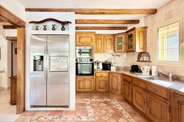 Maison à vendre 9 pièces de 225 m² à Montauroux