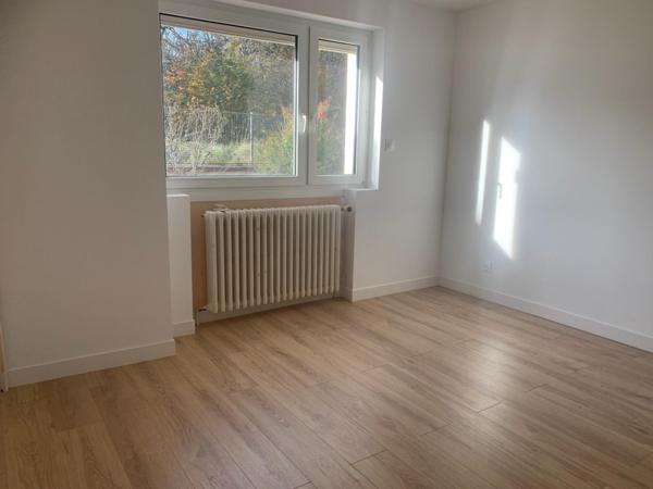 Spacieuse maison indépendante rénovée avec Véranda