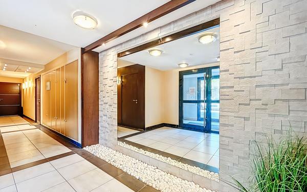 Appartement à vendre    3 pièces • 67,53 m2 Fréjus