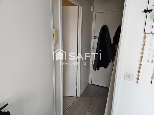 COMPIÈGNE – ROYALLIEU | Studio meublé et loué – Investissement locatif de qualité