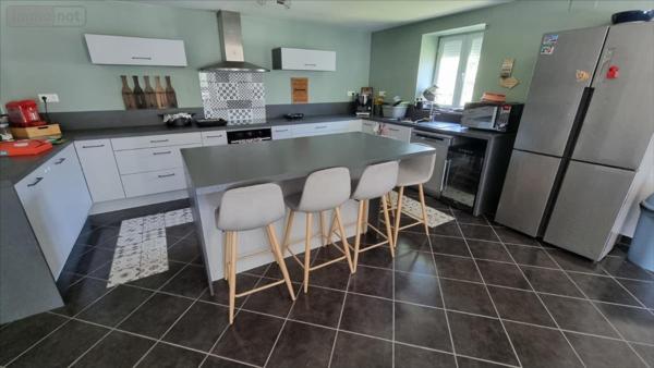 Maison individuelle à vendre à Jonzac en Charente-Maritime (17500), ref : 1857