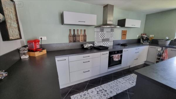 Maison individuelle à vendre à Jonzac en Charente-Maritime (17500), ref : 1857