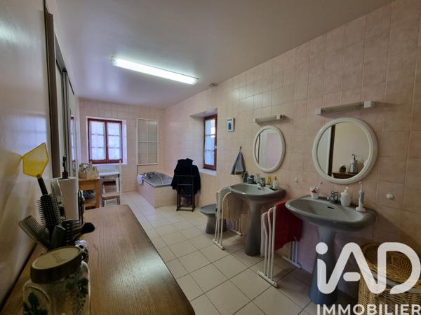 Maison à vendre 8 pièces 230 m² Charroux