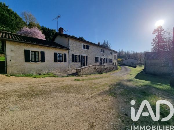 Maison à vendre 8 pièces 230 m² Charroux