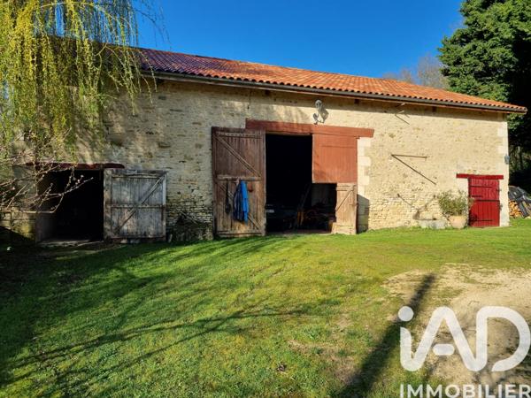 Maison à vendre 8 pièces 230 m² Charroux