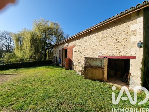 Maison à vendre 8 pièces 230 m² Charroux