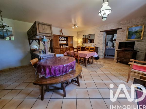Maison à vendre 8 pièces 230 m² Charroux