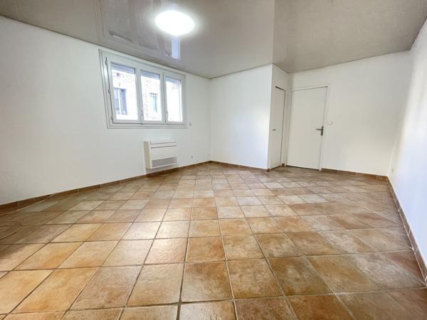 Corbeil-Essonnes (91100) Appartement T2 + Bureau avec Jardin Privatif