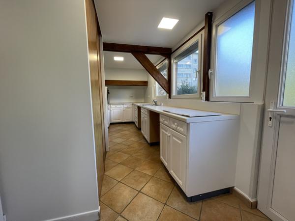 Corbeil-Essonnes (91100) Appartement T2 + Bureau avec Jardin Privatif