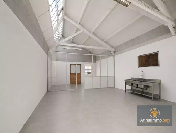Location                                                      Local commercial
                        
                     2 pièces                      60 m2                     à Tracy-le-Mont