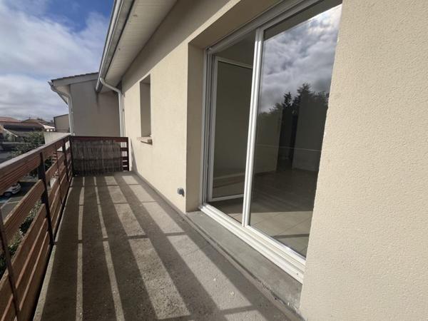 Appartement à louer 595 € CC Blaye 2 p 40 m² DPE C