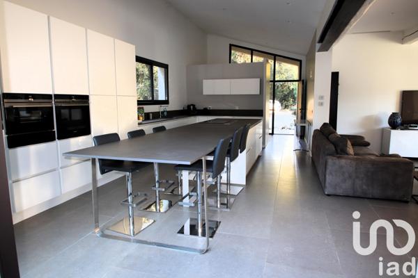 Maison à vendre 6 pièces 235 m² Saint-Mathieu-de-Tréviers